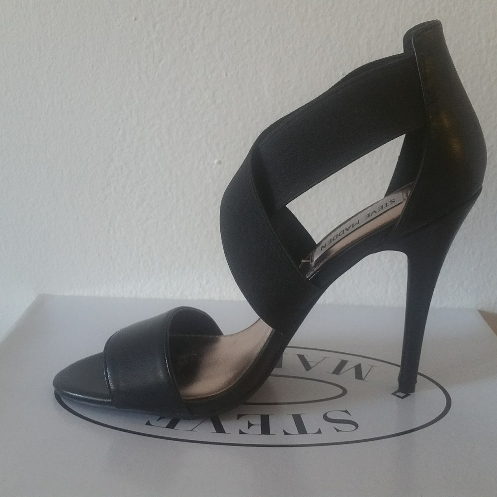 Brand New Steve Madden Dacia Sandals | Size 7.5